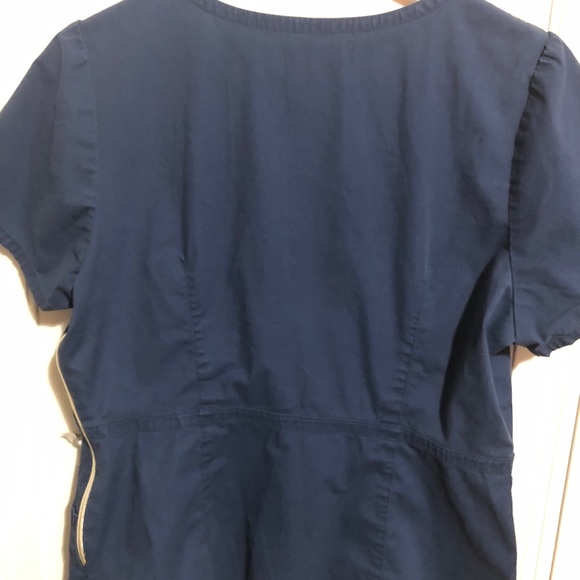 UNBRANDED HOSPITAL SCRUB WITH POCKETS. small. navy - Picture 6 of 8